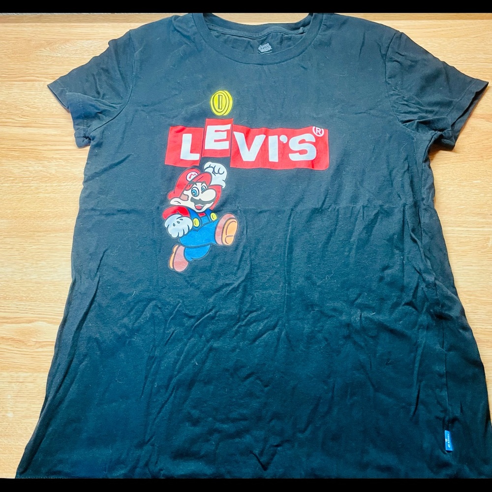 LEVIS X SUPER MARIO Graphic Tee (Small)